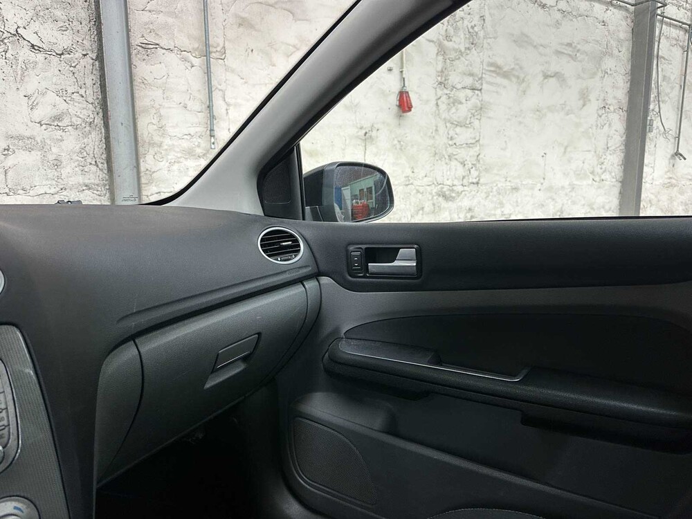 Ford Focus Wagon 1.8 Limited Flex.F. 123pk 2011, 96-NZR-8