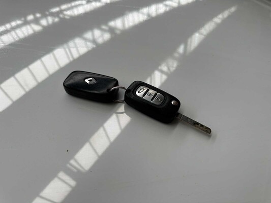 Renault Fluence Z.E. Dynamique (ehemals Battery) 68 PS 2012, 38-TBX-9