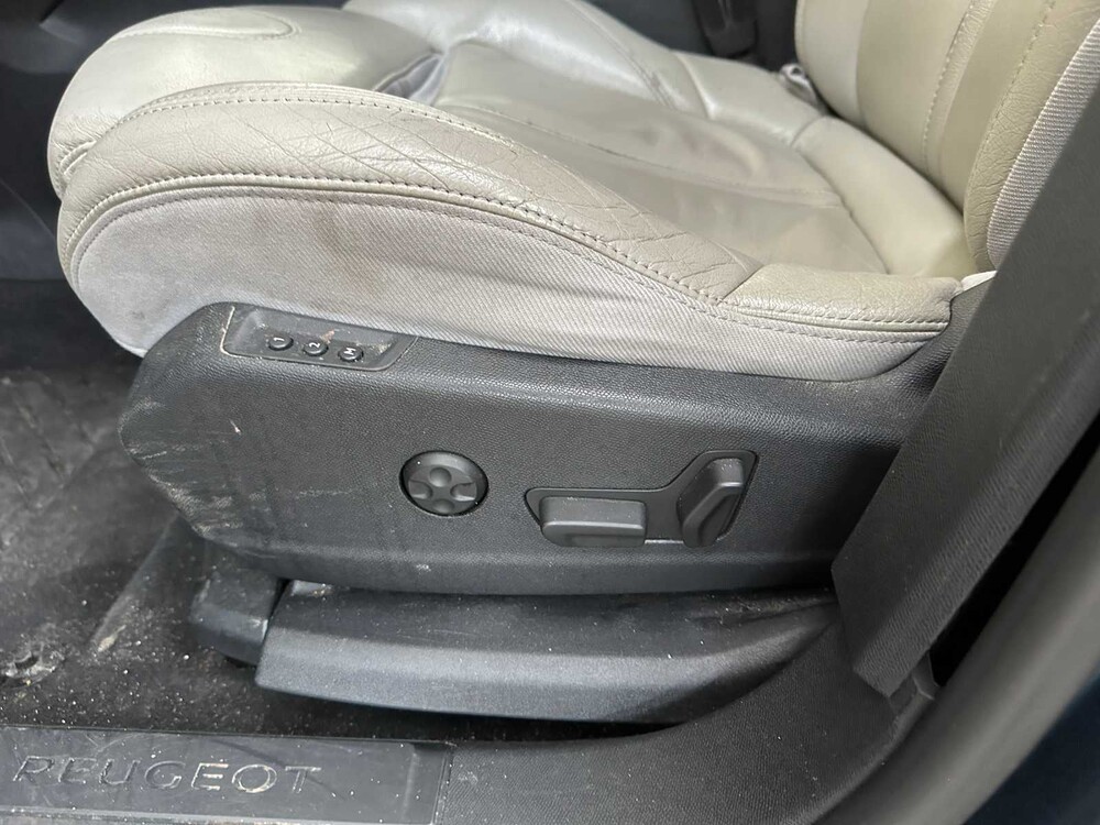 Peugeot 5008 1.6 PureT. BL. Prem. 181 PS 2019, XH-072-L