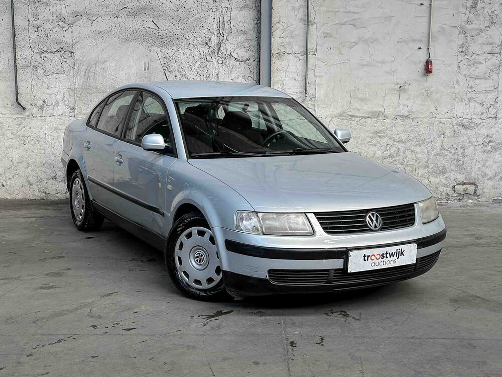 Volkswagen Passat 1,9 TDI Trendline 90 PS 2000, 06-FD-FF