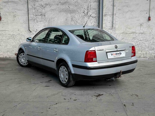 Volkswagen Passat 1,9 TDI Trendline 90 PS 2000, 06-FD-FF