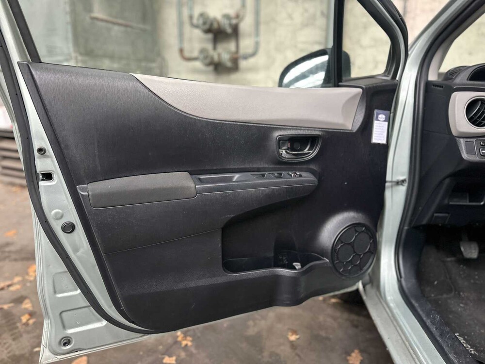 Toyota Yaris 1.3 VVTi Aspiration 2011 98pk, RB-304-D