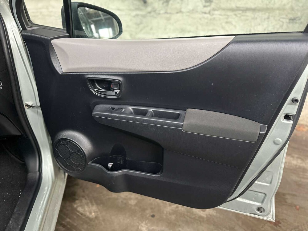 Toyota Yaris 1.3 VVTi Aspiration 2011 98pk, RB-304-D