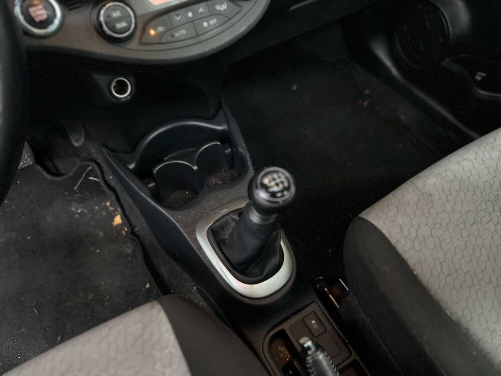 Toyota Yaris 1.3 VVTi Aspiration 2011 98pk, RB-304-D