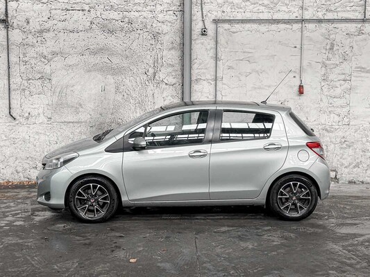 Toyota Yaris 1.3 VVTi Aspiration 2011 98pk, RB-304-D