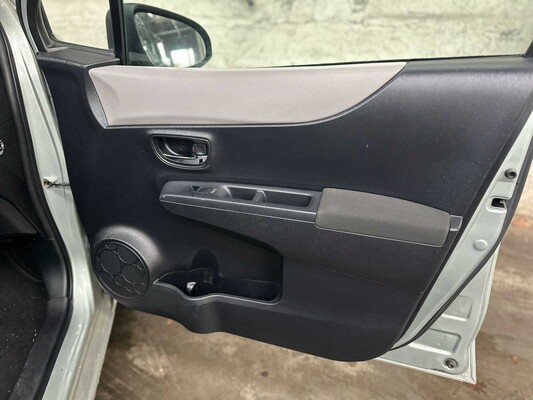 Toyota Yaris 1.3 VVTi Aspiration 2011 98pk, RB-304-D