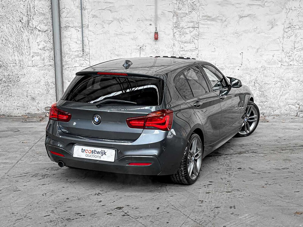 BMW 118i Executive 1-serie 136pk 2018, SR-255-Z