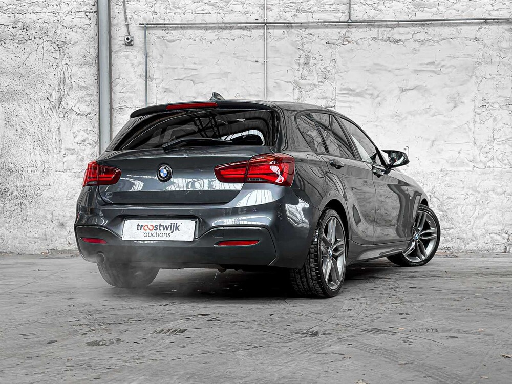BMW 118i Executive 1-serie 136pk 2018, SR-255-Z