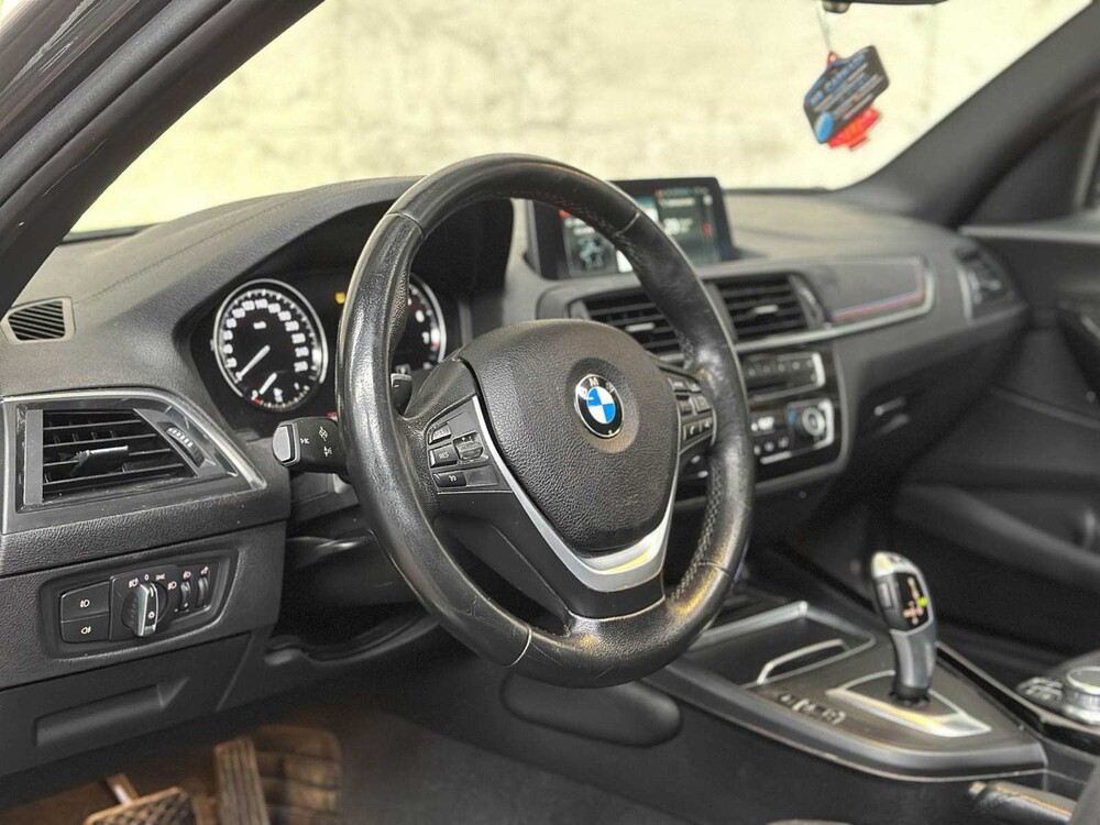 BMW 118i Executive 1-serie 136pk 2018, SR-255-Z