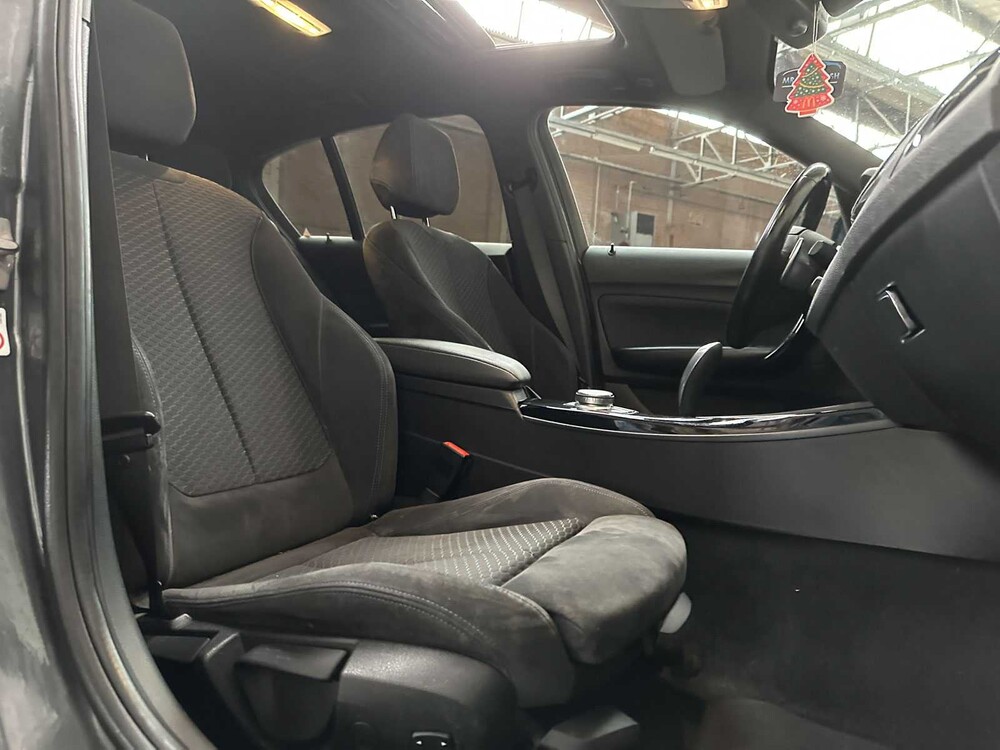 BMW 118i Executive 1-serie 136pk 2018, SR-255-Z