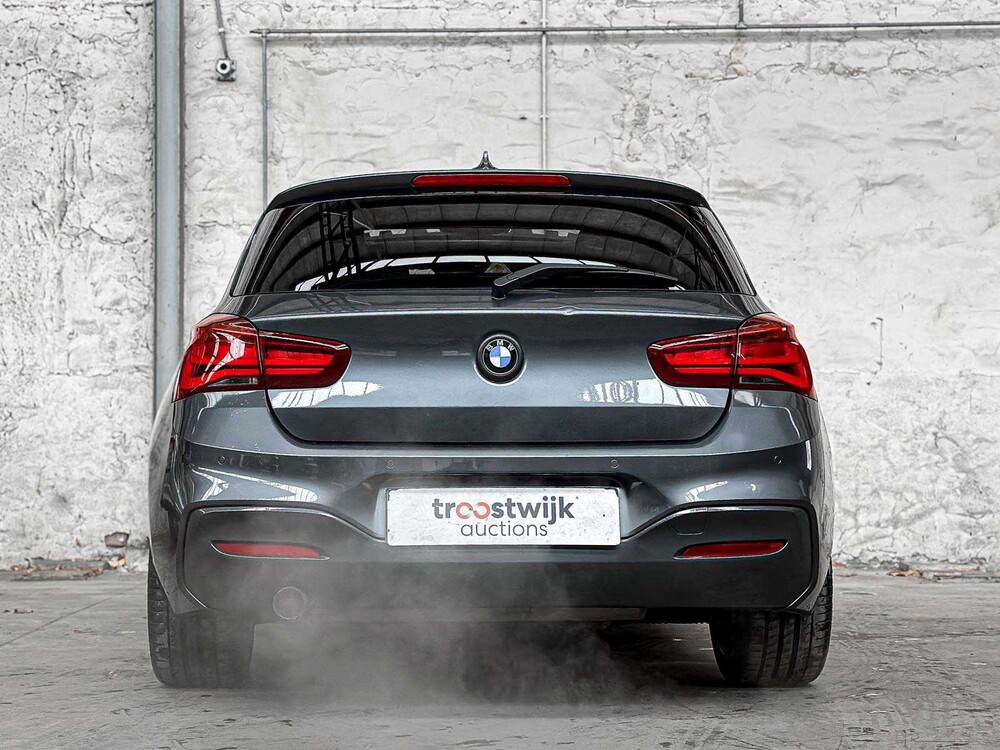 BMW 118i Executive 1-serie 136pk 2018, SR-255-Z