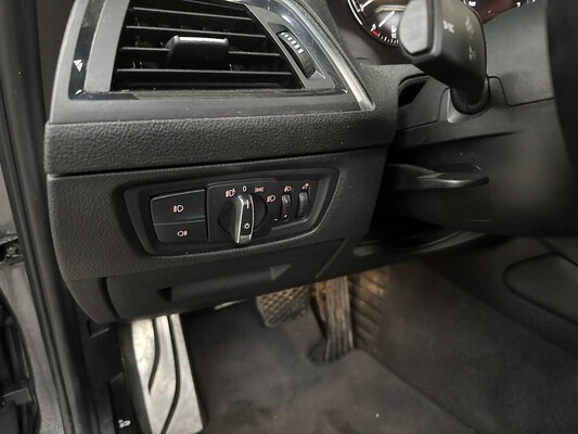 BMW 118i Executive 1-serie 136pk 2018, SR-255-Z