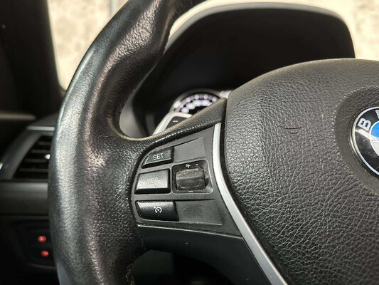 BMW 118i Executive 1-serie 136pk 2018, SR-255-Z