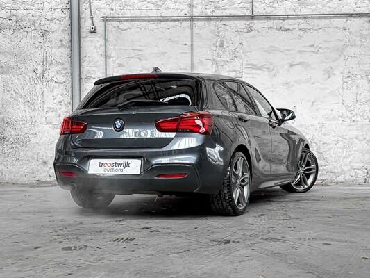 BMW 118i Executive 1-serie 136pk 2018, SR-255-Z