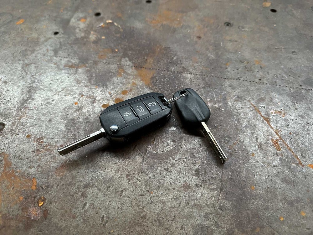 Peugeot 2008 1.2 PureTech GT-Line 109pk 2018, HLH-96-S