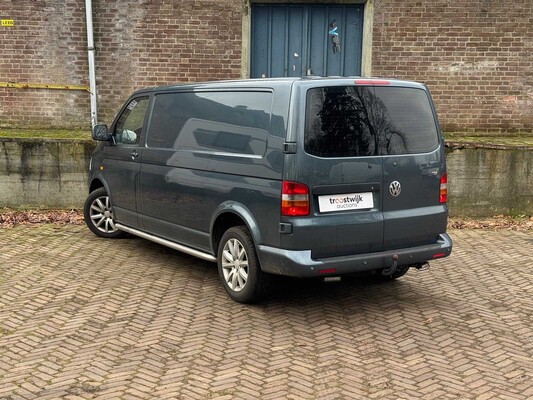Volkswagen Transporter 2.5 TDI 340 172pk 2005 DSG 