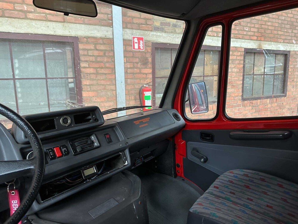 Mercedes-Benz Van 310D High G.V.W. Long/Low 95 PS 1994, V-76-NGP