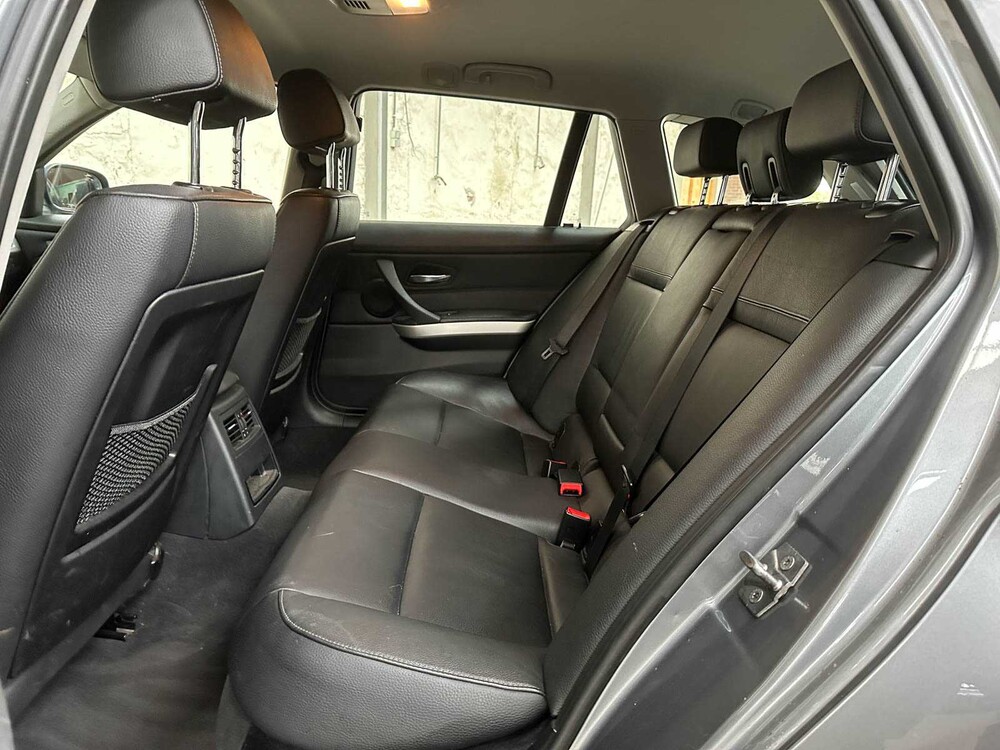 BMW 318i Touring Corporate Lease Luxury Line 136 PS 2011 (Original-NL) 3er, 51-SKX-6