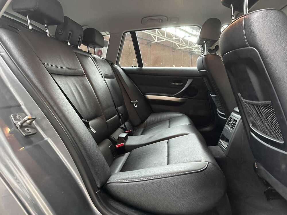 BMW 318i Touring Corporate Lease Luxury Line 136 PS 2011 (Original-NL) 3er, 51-SKX-6