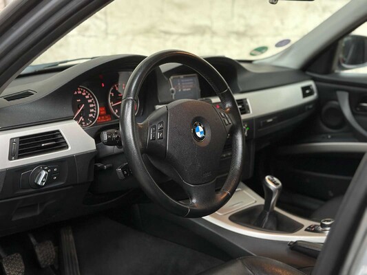 BMW 318i Touring Corporate Lease Luxury Line 136pk 2011 (Origineel-NL) 3-serie, 51-SKX-6