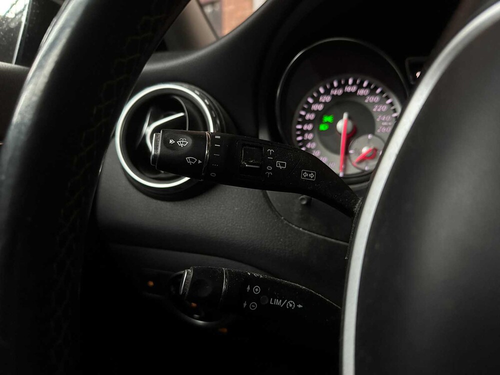 Mercedes-Benz GLA200 1,6 156 PS 2014 (Automatik) GLA-Klasse, TR-595-G