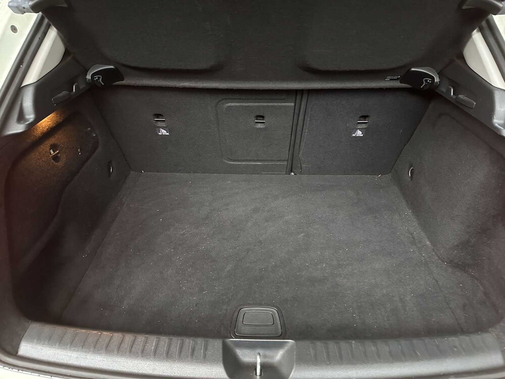 Mercedes-Benz GLA200 1,6 156 PS 2014 (Automatik) GLA-Klasse, TR-595-G