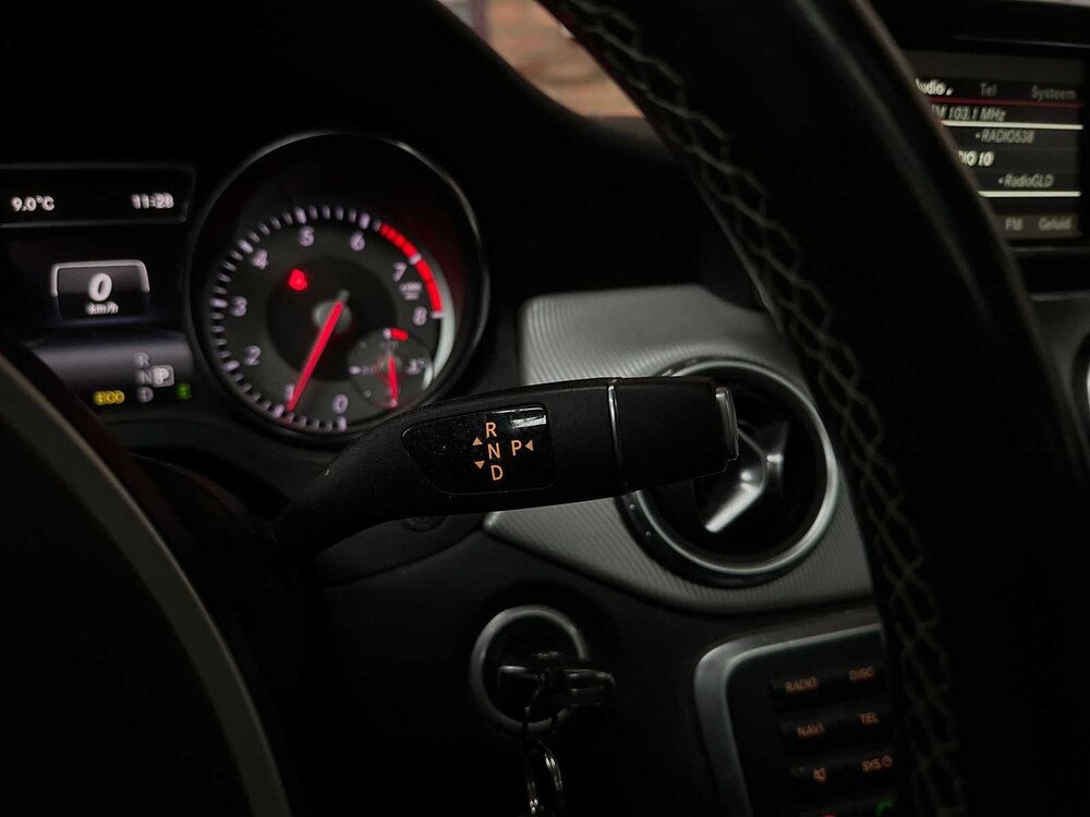 Mercedes-Benz GLA200 1,6 156 PS 2014 (Automatik) GLA-Klasse, TR-595-G