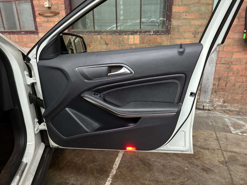 Mercedes-Benz GLA200 1,6 156 PS 2014 (Automatik) GLA-Klasse, TR-595-G