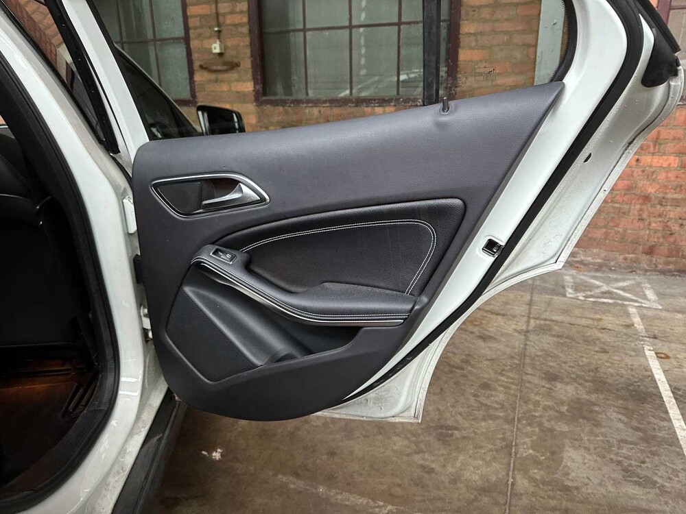 Mercedes-Benz GLA200 1,6 156 PS 2014 (Automatik) GLA-Klasse, TR-595-G