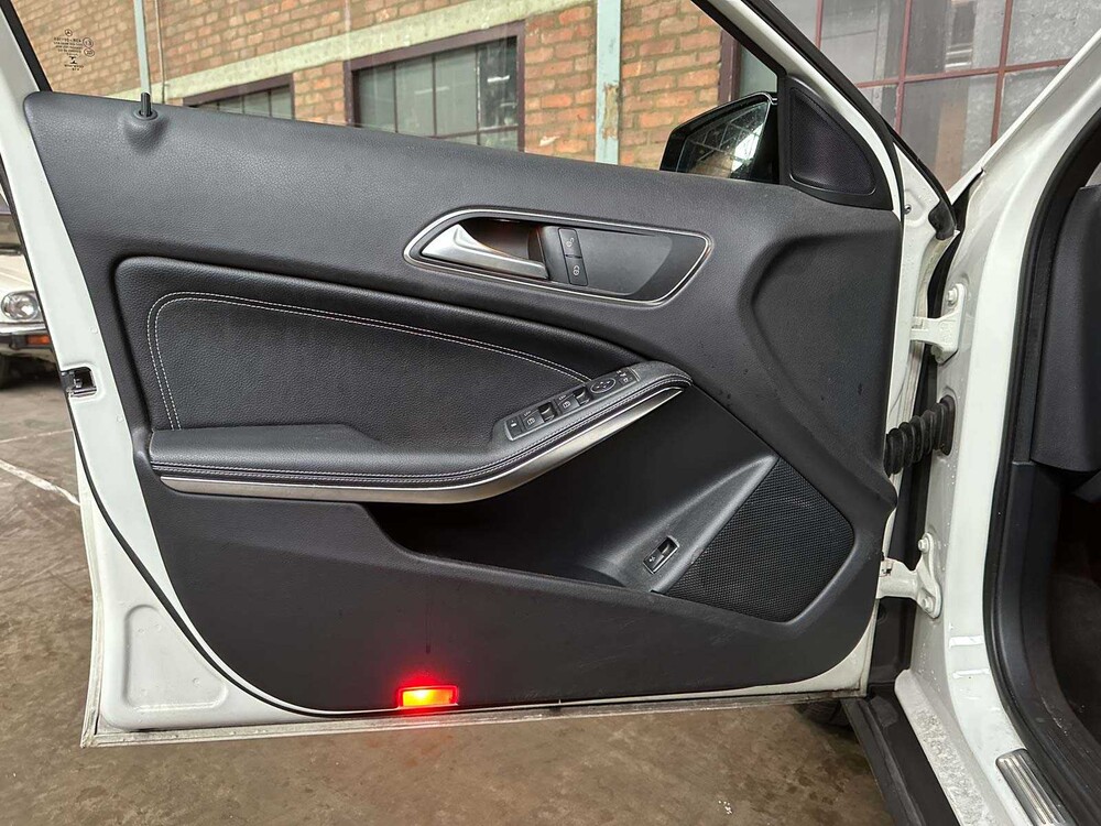 Mercedes-Benz GLA200 1,6 156 PS 2014 (Automatik) GLA-Klasse, TR-595-G