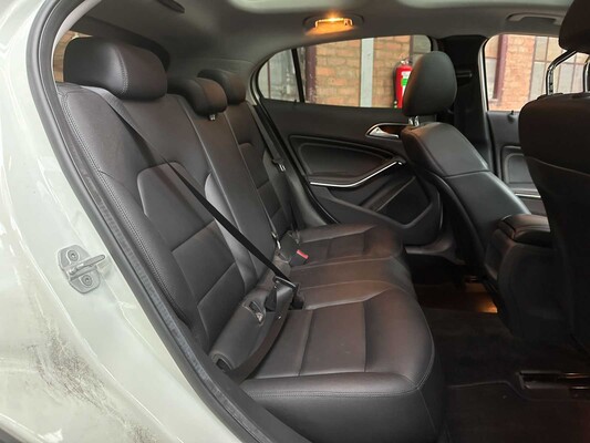 Mercedes-Benz GLA200 1,6 156 PS 2014 (Automatik) GLA-Klasse, TR-595-G