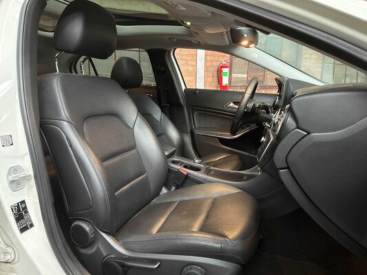 Mercedes-Benz GLA200 1,6 156 PS 2014 (Automatik) GLA-Klasse, TR-595-G