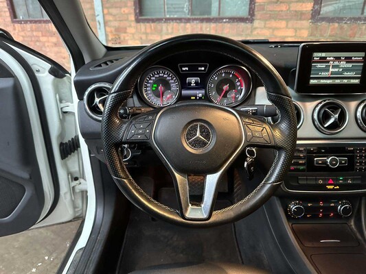 Mercedes-Benz GLA200 1,6 156 PS 2014 (Automatik) GLA-Klasse, TR-595-G