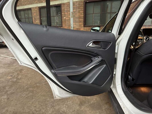 Mercedes-Benz GLA200 1.6 156pk 2014 (Automaat) GLA-klasse, TR-595-G