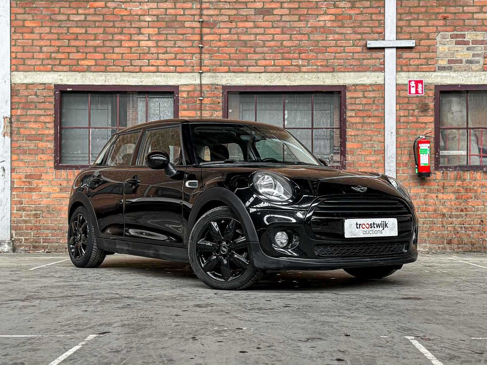 Mini Cooper 1.5 Business 136 PS 2016 (Original-NL), KR-270-J