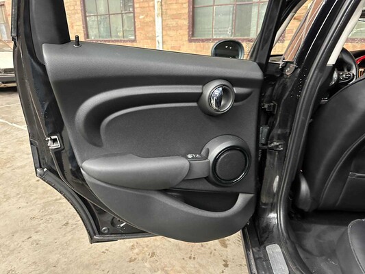 Mini Cooper 1.5 Business 136pk 2016 (Origineel-NL), KR-270-J