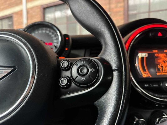 Mini Cooper 1.5 Business 136pk 2016 (Origineel-NL), KR-270-J