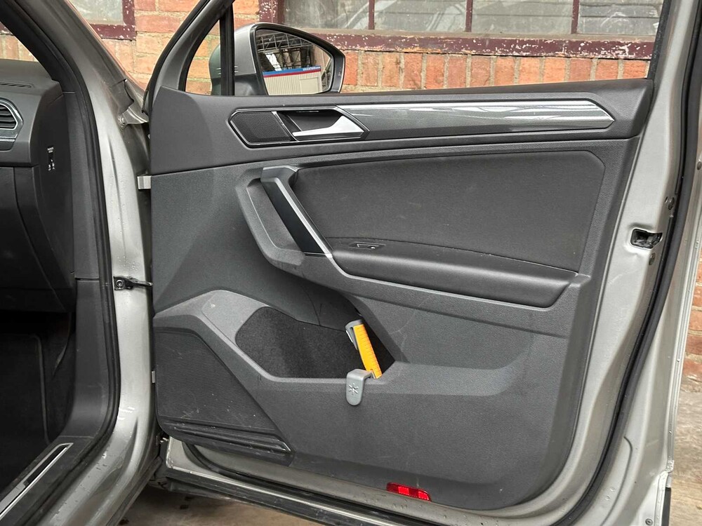 Volkswagen Tiguan 1.4 TSI ACT Highline 148pk 2018 (Origineel-NL), RR-501-H