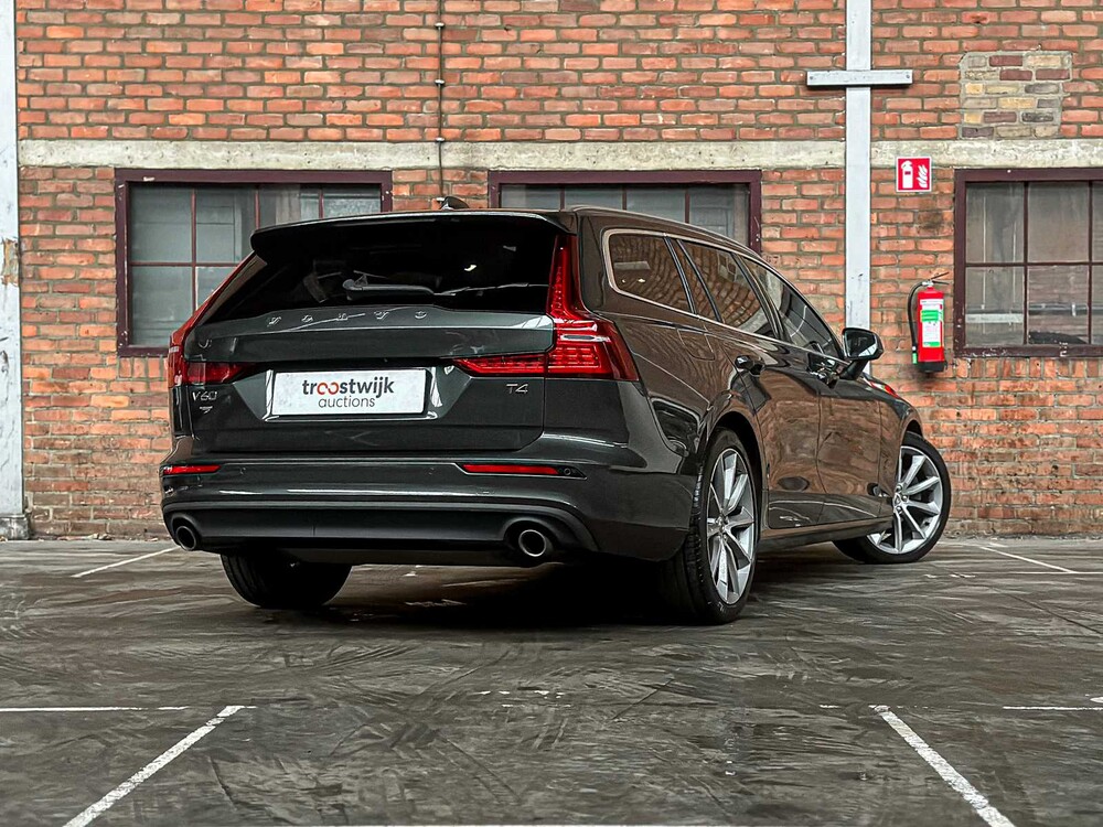Volvo V60 2.0 T4 Moment.Pro 188 PS 2019, ZP-740-L
