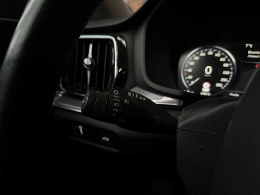 Volvo V60 2.0 T4 Moment.Pro 188 PS 2019, ZP-740-L