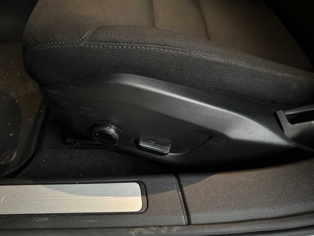 Volvo V60 2.0 T6 Recharge AWD Inscription Expression 253pk 2021 (Origineel-NL + 1e eigenaar), N-828-HZ