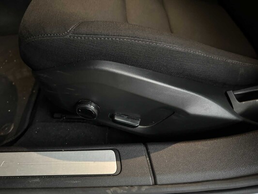 Volvo V60 2.0 T6 Recharge AWD Inscription Expression 253pk 2021 (Origineel-NL + 1e eigenaar), N-828-HZ