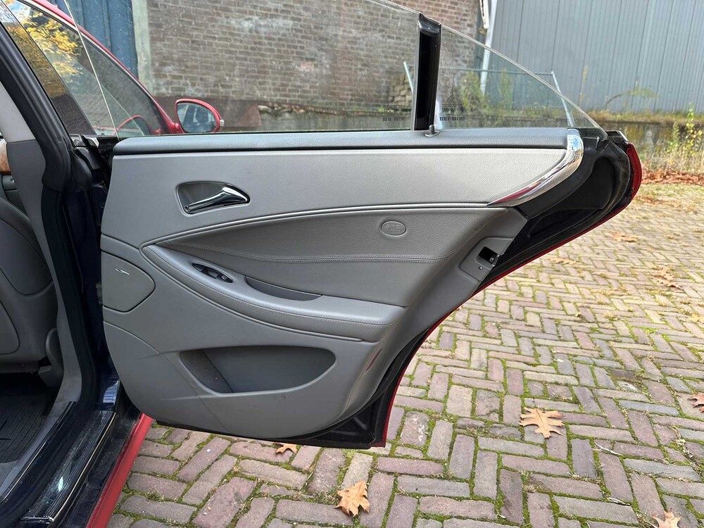 Mercedes-Benz CLS350 CGI 3.5 V6 293pk 2006 CLS-klasse, L-372-NV Youngtimer