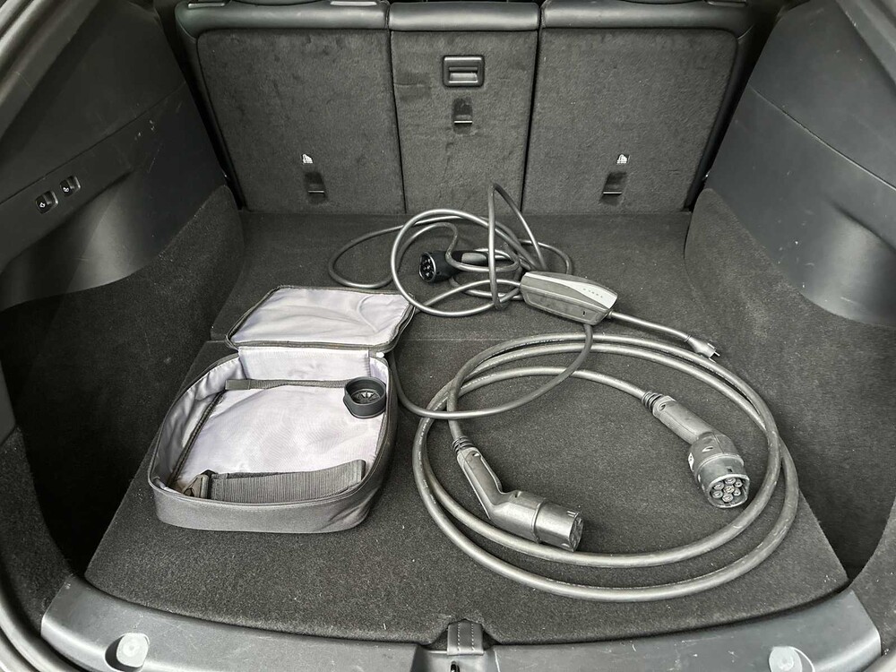 Tesla Model Y Long Range AWD 75kWh 351pk 2021, N-842-RT