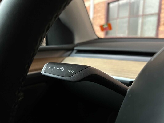 Tesla Model Y Long Range AWD 75kWh 351pk 2021, N-842-RT