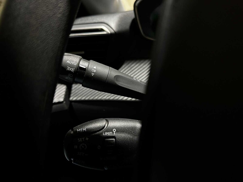 Peugeot 208 1.2 PureTech Like 75 PS 2023, R-956-ZL