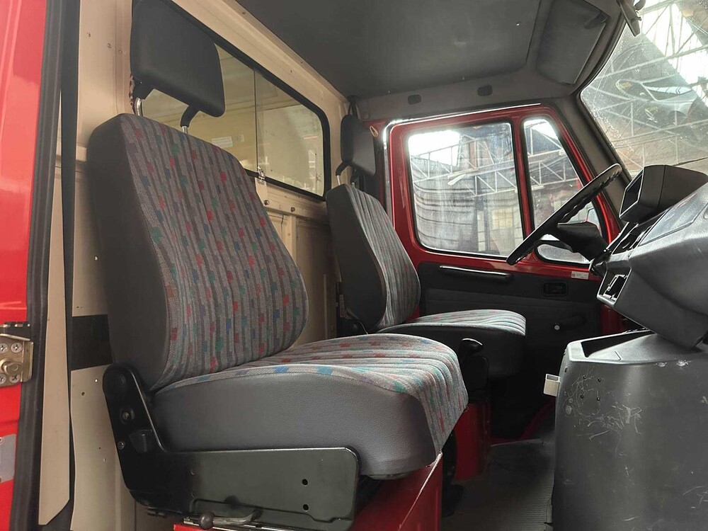 Mercedes-Benz – Feuerwehrwagen – 310D High G.V.W. Long/Low 95 PS 1994, V-76-NGP
