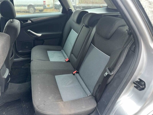 Ford Mondeo Wagon 2.0 TDCi Trend 116pk 2011, 85-PBB-8