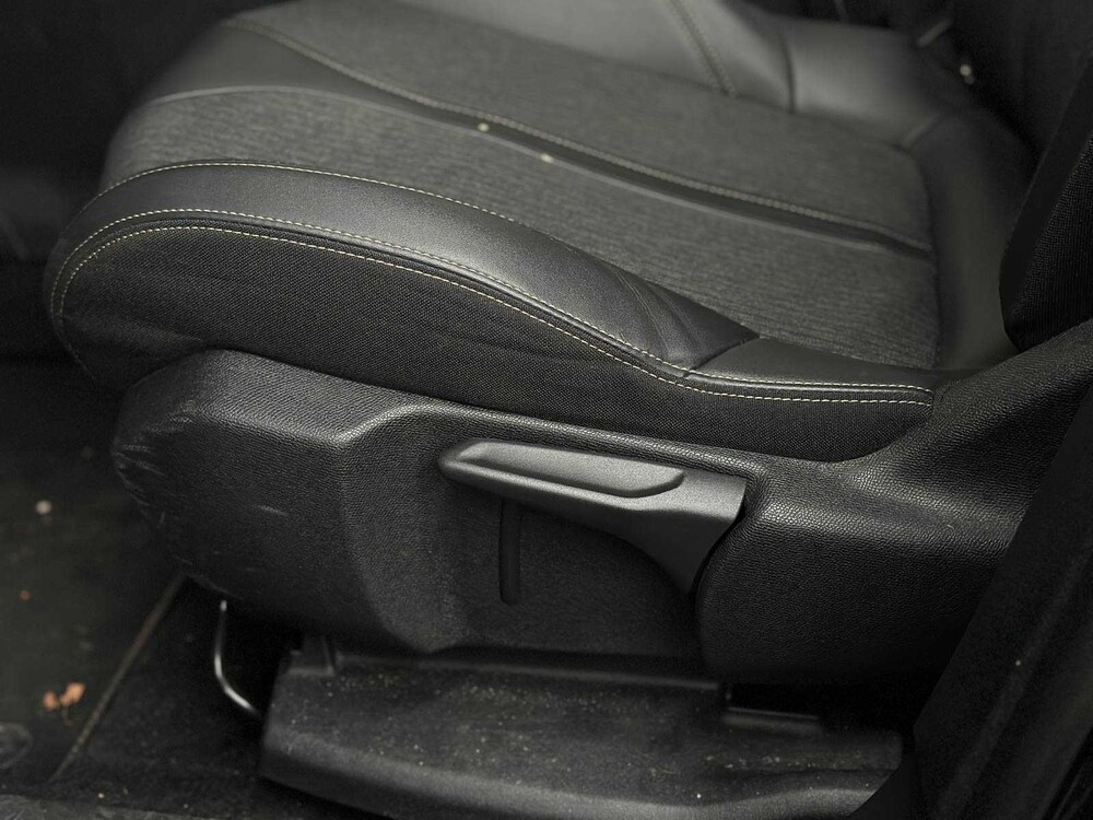 Peugeot 5008 1.2 PureTech Blue Lease GT-Line 131pk 2020, J-762-BF