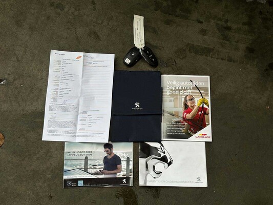 Peugeot 5008 1.2 PureTech Blue Lease GT-Line 131pk 2020, J-762-BF